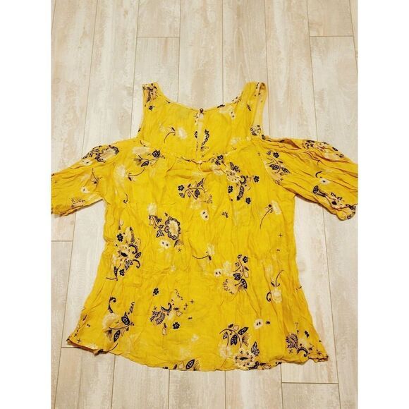 Torrid 2 Cold Shoulder Top Yellow Floral SS‎ Rayon Blouse 2X - Picture 8 of 8